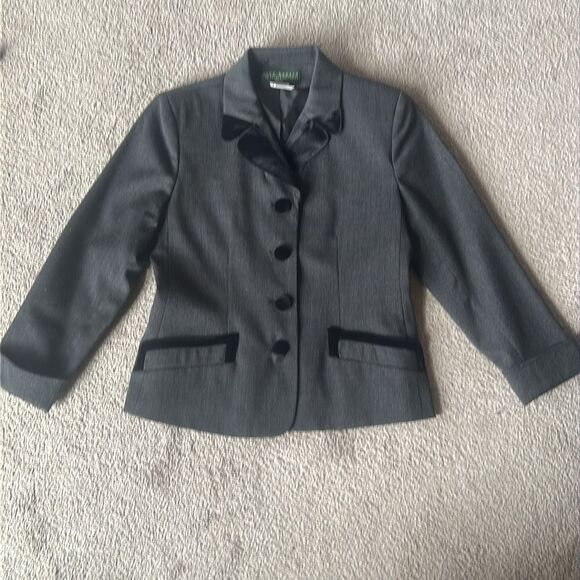 Harve Bernard by Bernard Holtzman Petite Velvet Trimmed Blazer! - Picture 10 of 10